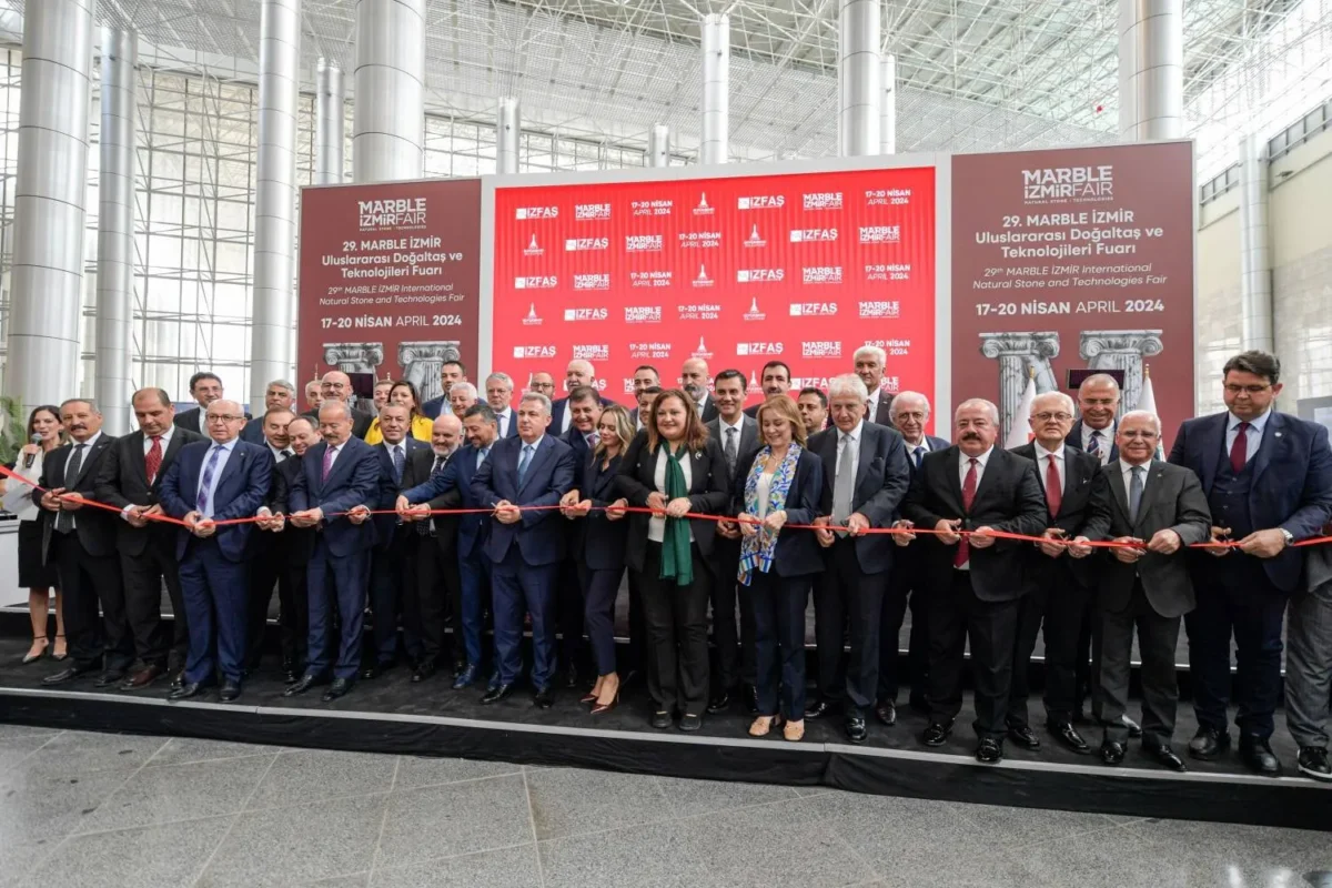 The CEO of Iran International Exhibitions visited the National Pavilion at the Izmir Stone Exhibition 2025; a step towards strengthening economic diplomacy 13 Photo Gallery of Izmir Stone Exhibition, Türkiye
