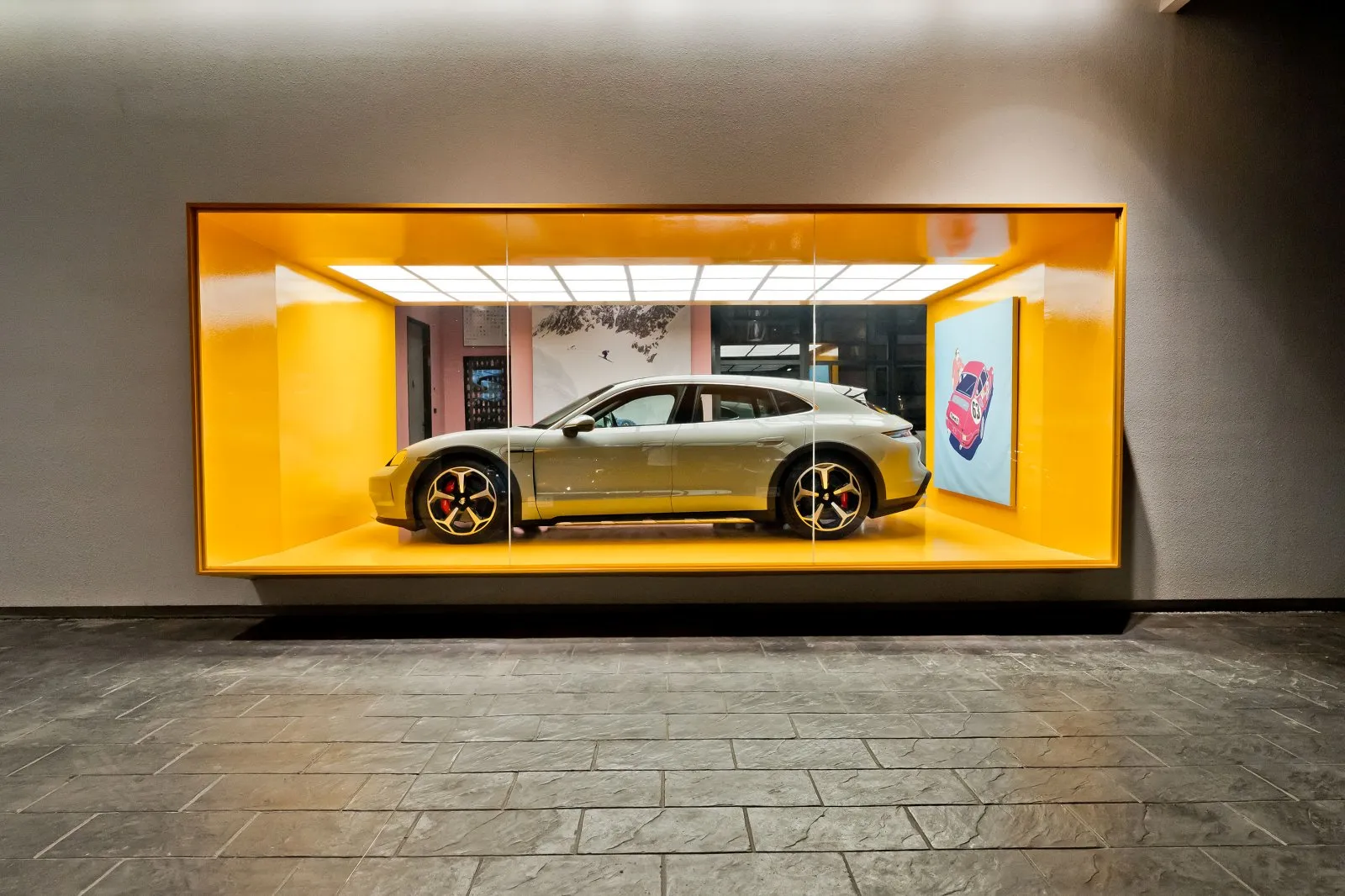 Porsche welcomes the future with new electric car at the Korvista Bangkok show 1 غرفه سازی پورشه با ماشین برقی جدید در نمایشگاه کورویستان