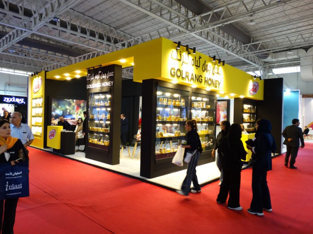 Photo report from the 7th International Exhibition of Iran's Export Capabilities - IranExpo (IranExpo 2025) 18 Building a booth for Asal Chehel Gaya Safrang Company at the Iran Export Capabilities Exhibition